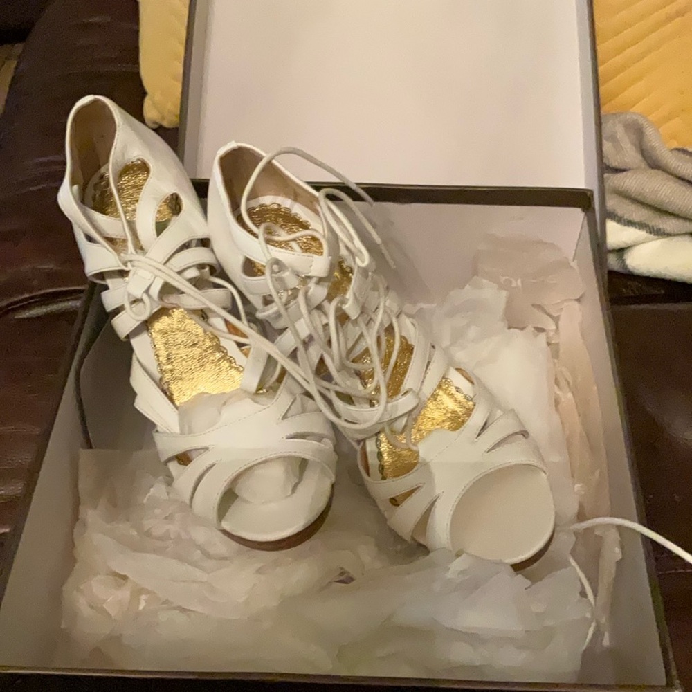 bebe Elegant White and Gold Heels